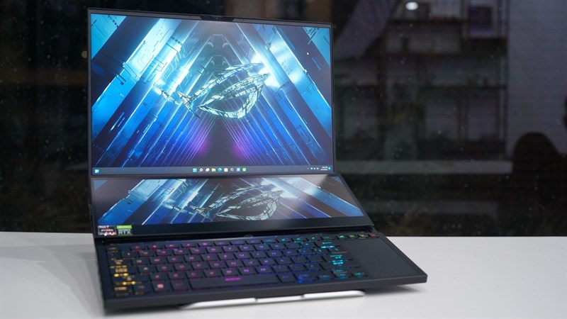 Tại thị trường Việt Nam, ASUS ROG Zephyrus Duo 16 có giá bán lẻ từ 95.9 triệu đồng