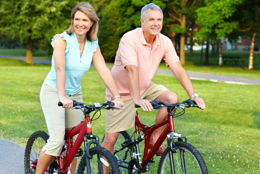 Người già nên đi bộ hay đi xe đạp? Lợi ích đối với sức khoẻ người cao tuổi > Tốt cho tim và hệ miễn dịch