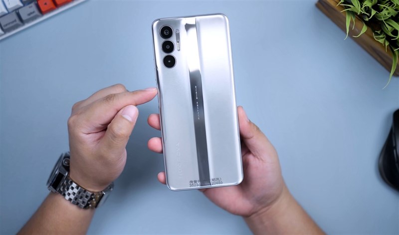 Nghe Đồn Là: Tecno POVA 4 dùng chip Helio G95, pin 7.000 mAh Nghe Đồn Là: Tecno POVA 4 dùng chip Helio G95, pin 7.000 mAh