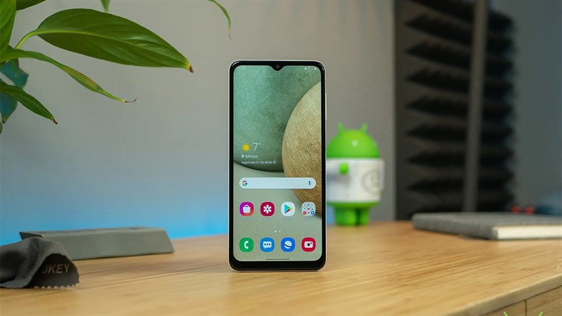 Lên đời điện thoại mới với loạt điện thoại giá rẻ mà cấu hình khủng