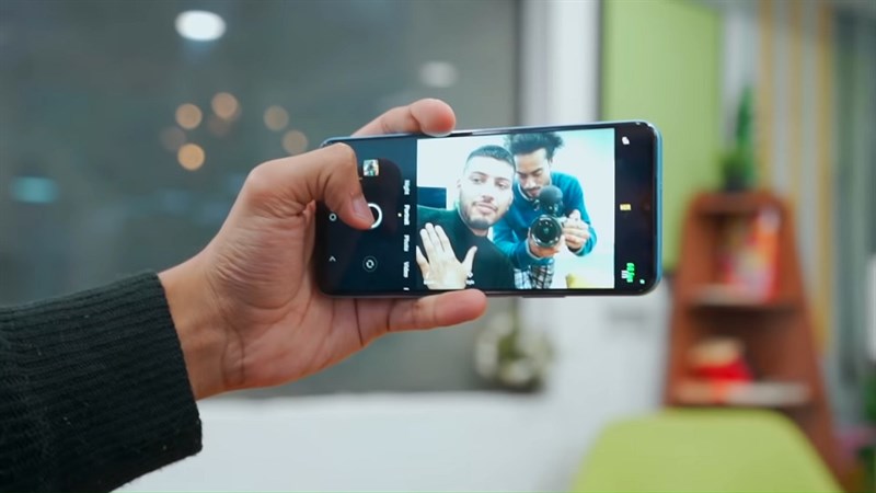 Selfie cực thích cùng camera trước 16 MP AI thông minh Selfie cực thích cùng camera trước 16 MP AI thông minh