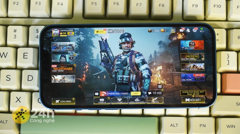 iPhone 13 có thể mang lại trải nghiệm mượt mà ở tất cả các tác vụ mà mình thực hiện trên máy. iPhone 13 có thể mang lại trải nghiệm mượt mà ở tất cả các tác vụ mà mình thực hiện trên máy.