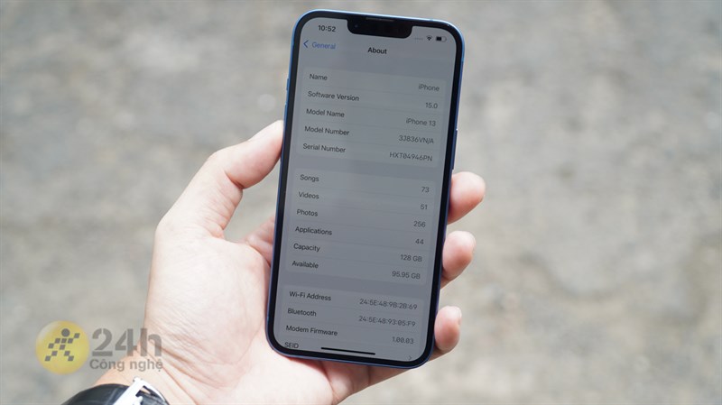 Cấu hình của iPhone 13 cũng không hề kém cạnh. Cấu hình của iPhone 13 cũng không hề kém cạnh.