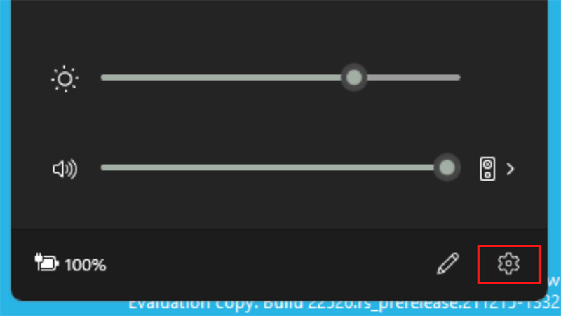 Chọn vào thanh tác vụ dưới cùng bên phải mà hình, nhấp vào hình răng cưa All Settings để mở Settings.