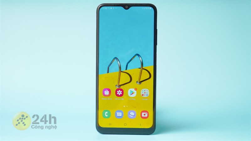 Samsung hiện nay đã cho ra mắt rất nhiều mẫu điện thoại giá phù hợp với các bạn học sinh, sinh viên. Samsung hiện nay đã cho ra mắt rất nhiều mẫu điện thoại giá phù hợp với các bạn học sinh, sinh viên.