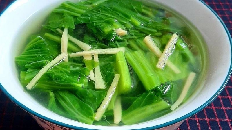 Canh cải bẹ xanh nấu gừng