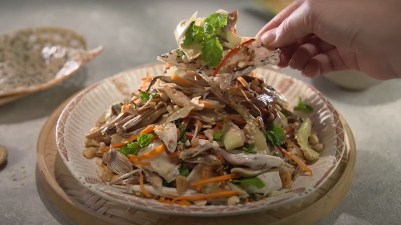 Learn how to make delicious and crispy vegetarian chicken and banana flower salad