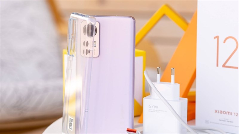 Xiaomi 12S được trang bị sạc nhanh với công suất 65 W Xiaomi 12S được trang bị sạc nhanh với công suất 65 W