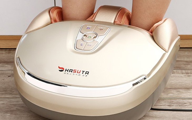 Khi máy massage đang hoạt động, bạn không nên đứng, ném hoặc giẫm đạp