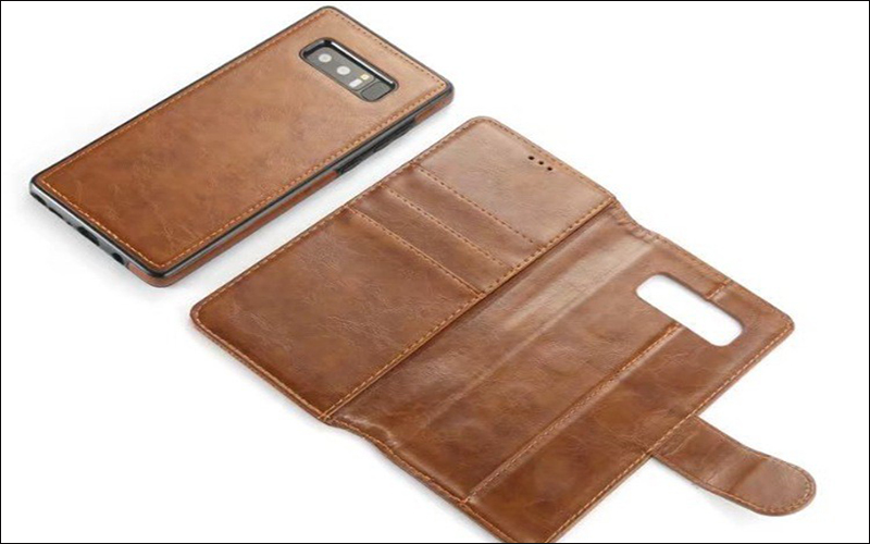 Ốp lưng da mềm mại giúp mang lại trải nghiệm cầm nắm tốt hơn. Ốp lưng da mềm mại giúp mang lại trải nghiệm cầm nắm tốt hơn.