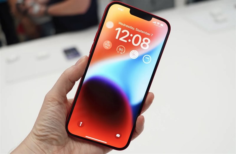 iPhone 14 Plus vẫn giữ nguyên thiết kế màn hình tai thỏ quen thuộc iPhone 14 Plus vẫn giữ nguyên thiết kế màn hình tai thỏ quen thuộc