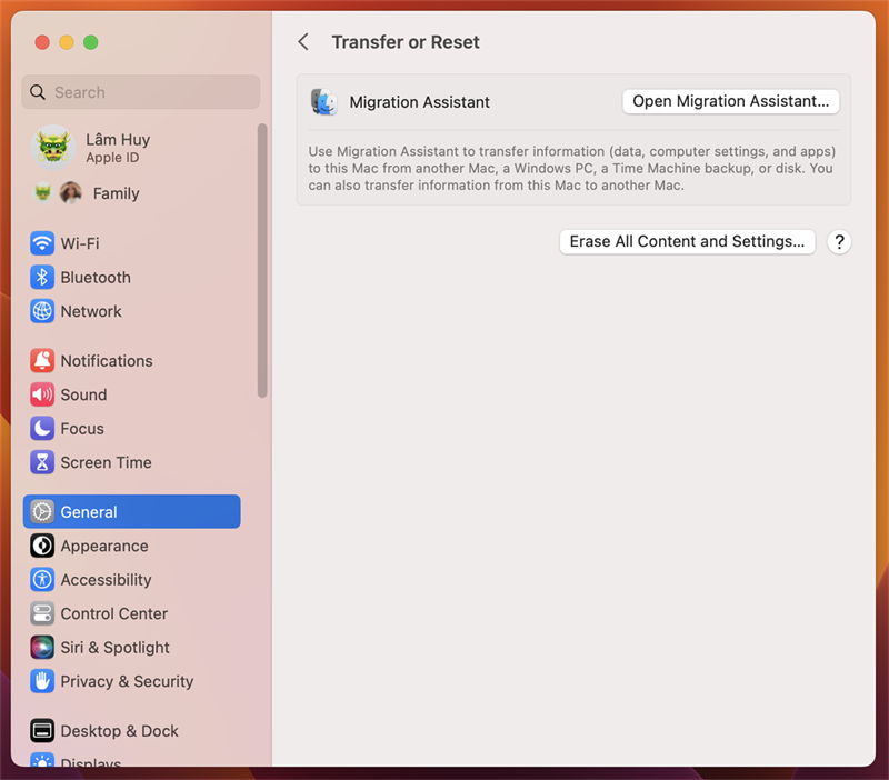 Cuối cùng là bấm Xóa hết tất cả Nội dung và Cài đặt (Erase All Content and Settings), đừng quên lưu lại những dữ liệu quan trọng nha các bạn!