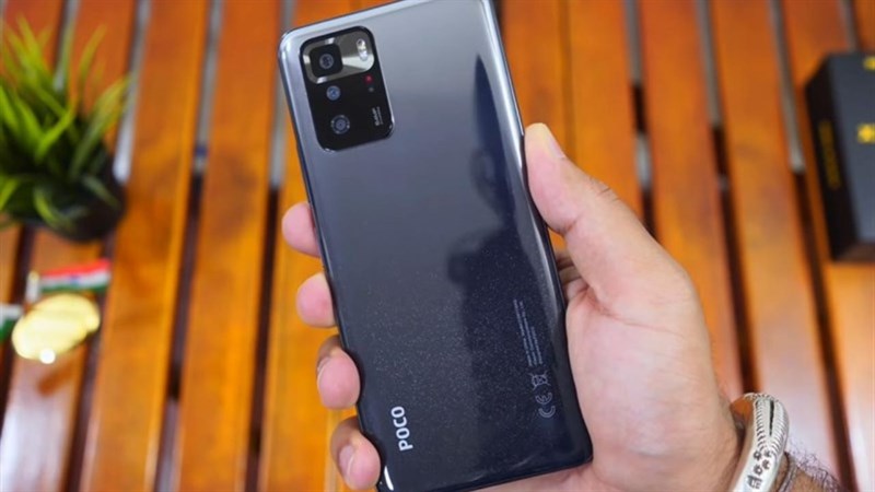 POCO X4 GT sở hữu cụm 3 camera nâng cấp với cảm biến chính 108 MP