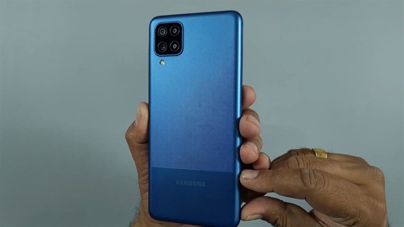 Samsung Galaxy M15 còn được trang bị viên pin 5.500 mAh giúp mang đến thời lượng sử dụng lâu dài