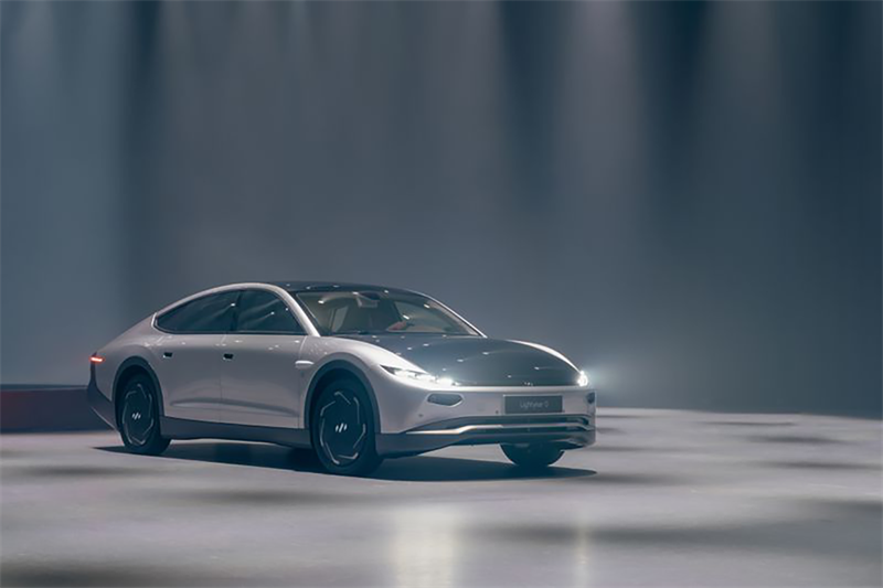 Phía trước của Lightyear 0