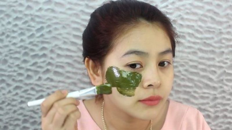 Apply the refreshing mask