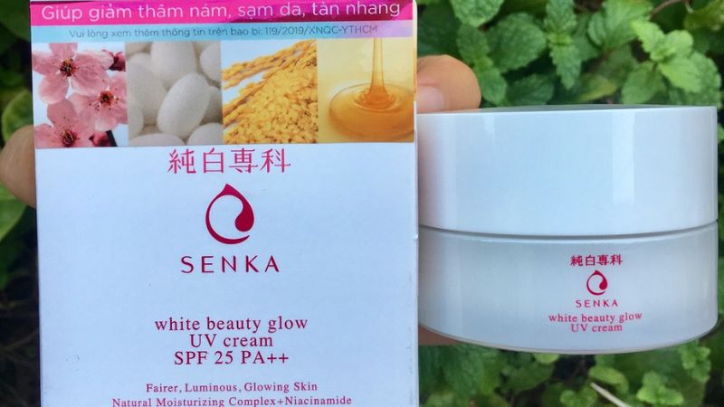 Cách phân biệt Senka White Beauty Glow UV Cream SPF 25 thật giả?