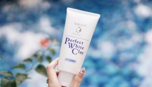 Review sữa rửa mặt đất sét trắng Senka Perfect White Clay đến từ Nhật