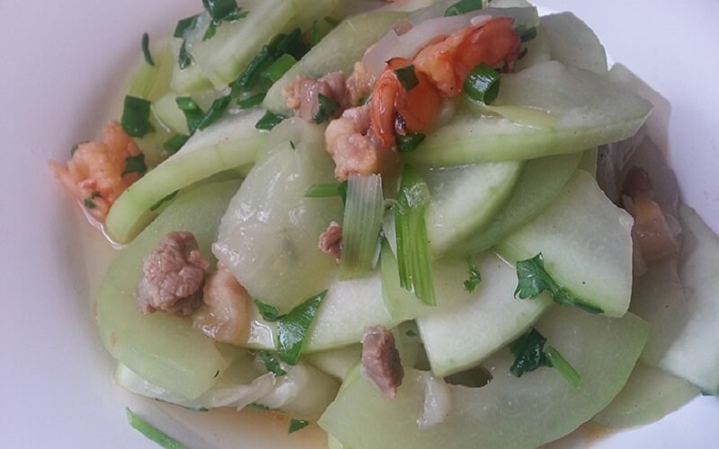 Stir-fried star fruit with dried shrimp