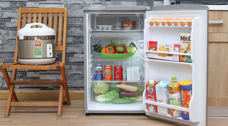 Tủ lạnh Aqua 90 lít AQR-D99FA(BS) trang bị ngăn lưu trữ rau củ riêng biệt, rộng rãi giúp bảo quản thực phẩm hiệu quả hơn