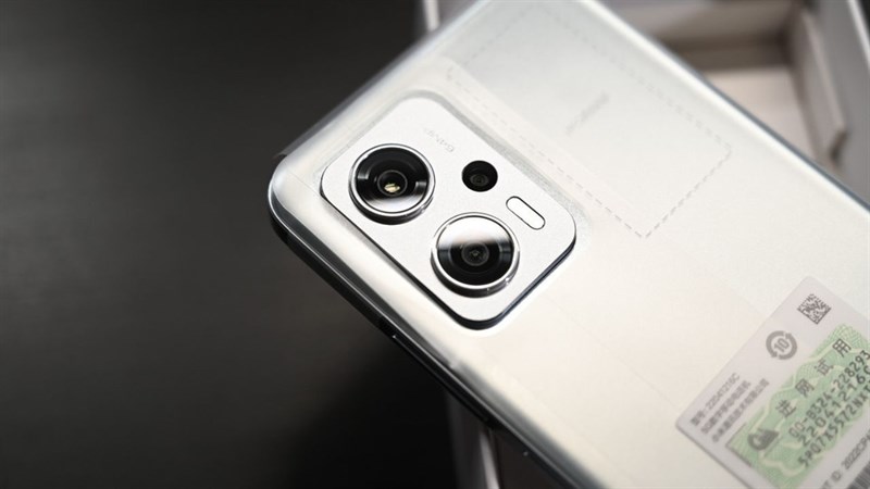 POCO X5 GT sẽ được trang bị cụm 3 camera sau với thông số khá cao (ảnh minh hoạ: Xiaomi Redmi Note 11T Pro).