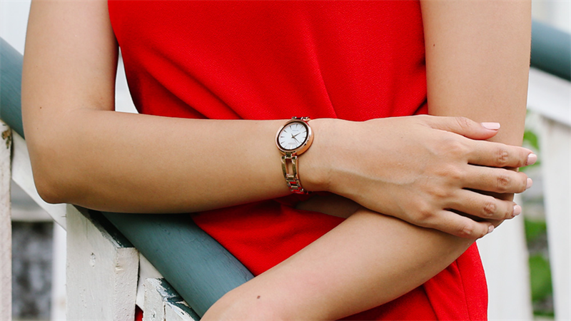 đồng hồ CITIZEN 28 mm Nữ EM0639-81A Trắng