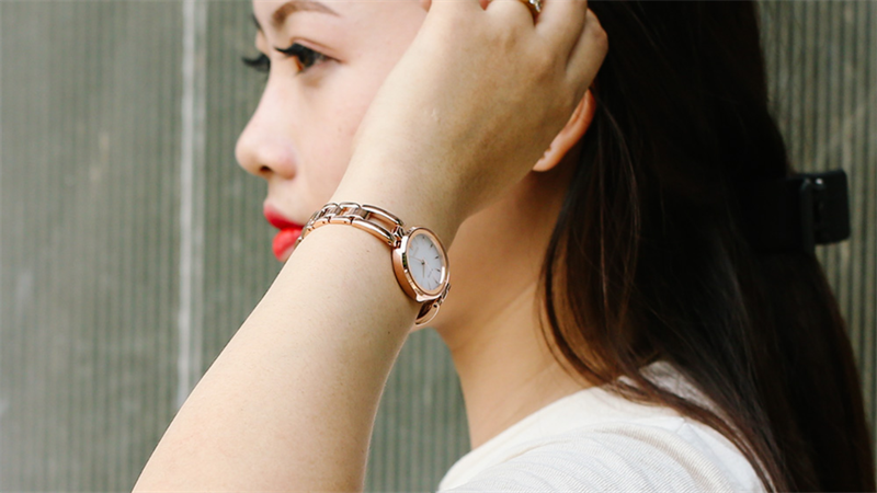 đồng hồ CITIZEN 28 mm Nữ EM0639-81A Trắng