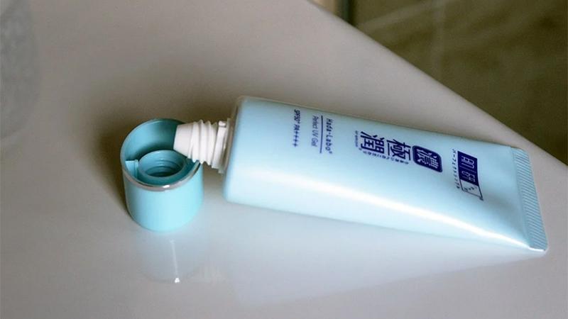 Bao bì, thiết kế của kem chống nắng Hada Labo Koi-Gokujyun Perfect UV Gel