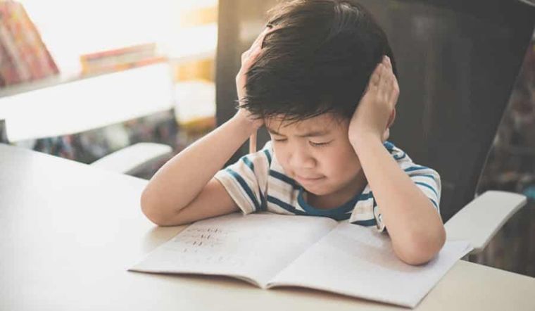 Trẻ sẽ bị phá tướng nếu cha, mẹ không giúp con bỏ 5 thói quen xấu này