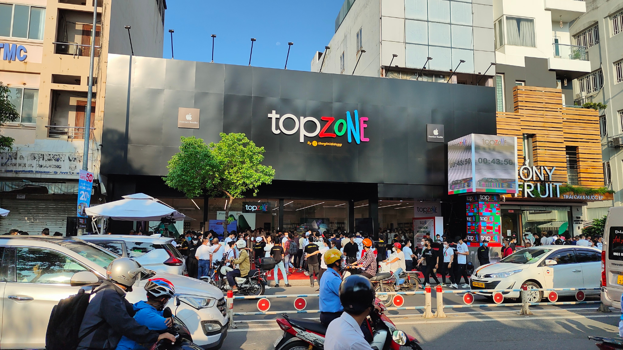 Không khí sự kiện mừng 50 shop TopZone đang nóng hơn bao giờ hết Không khí sự kiện mừng 50 shop TopZone đang nóng hơn bao giờ hết