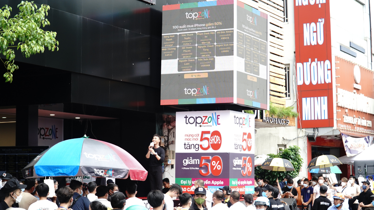 Không khí sự kiện mừng 50 shop TopZone đang nóng hơn bao giờ hết Không khí sự kiện mừng 50 shop TopZone đang nóng hơn bao giờ hết