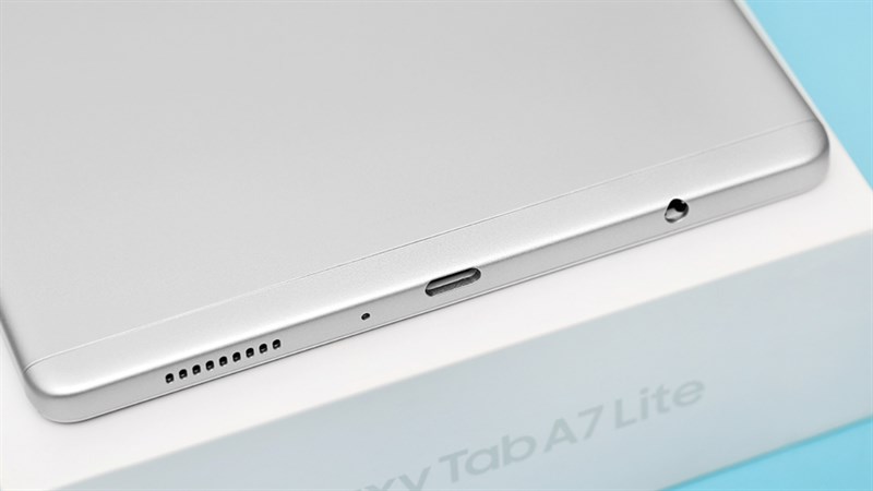 Viên pin với dung lượng 5.100 mAh cho bạn thời gian sử dụng đủ trong cả ngày dài. Viên pin với dung lượng 5.100 mAh cho bạn thời gian sử dụng đủ trong cả ngày dài.