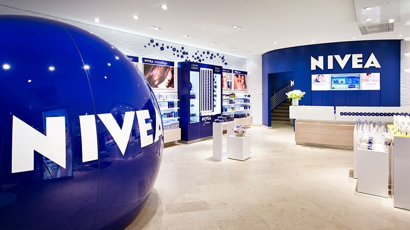 Nivea là hãng mỹ phẩm hàng đầu thế giới, thuộc công ty Beiersdorf tại Hamburg, Đức.