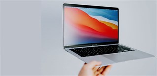 Cận cảnh MacBook Air M2 khi trên tay: Thiết kế siêu mỏng, cấu hình ấn tượng