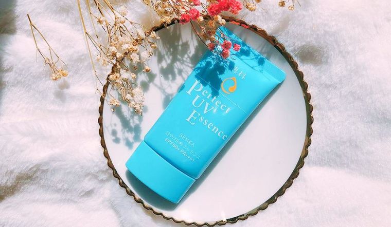 Review tinh chất chống nắng Senka Perfect UV Essence dưỡng ẩm tự nhiên