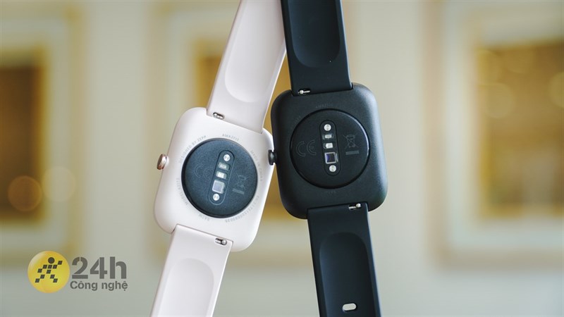 Mặt đáy của Amazfit Bip 3 chứa hệ thống cảm biến BioTracker 2.0 PPG.