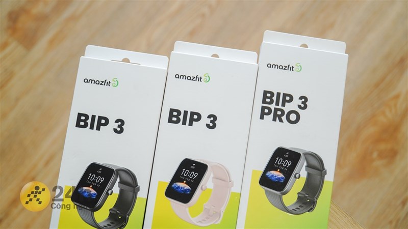 Hộp đựng của Amazfit Bip 3 với tông màu sáng nhẹ nhàng