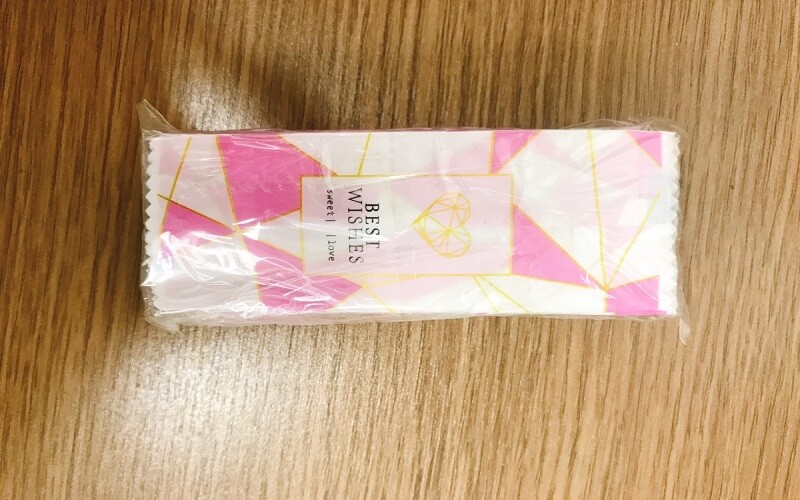 Ngoài giấy gói kẹo hay giấy gạo bọc kẹo thì còn có túi đựng kẹo để bảo quản kẹo Nougat