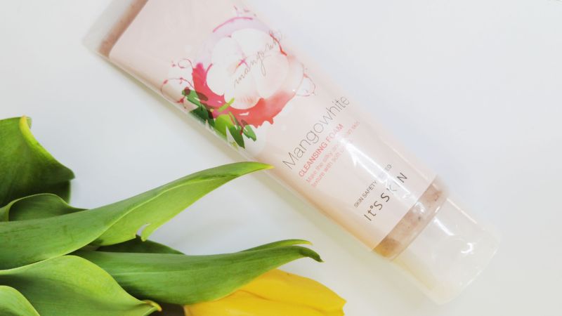 Cách phân biệt sữa rửa mặt It's Skin Mangowhite Cleansing Foam Thật giả?