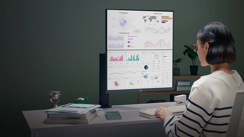 Màn hình LG DualUp giúp xử lý công việc hiệu quả bằng việc kiểm tra nhiều biểu dữ liệu với màn hình mở rộng theo chiều dọc Màn hình LG DualUp giúp xử lý công việc hiệu quả bằng việc kiểm tra nhiều biểu dữ liệu với màn hình mở rộng theo chiều dọc