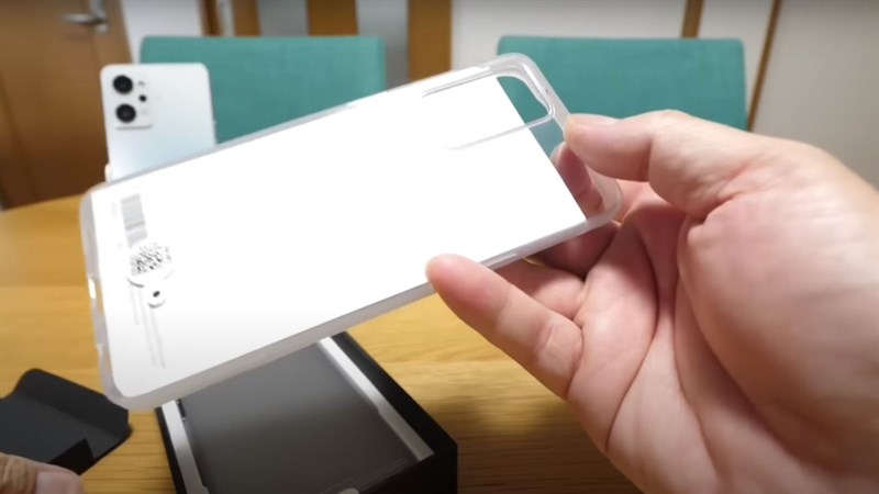 Ốp lưng dẻo đi kèm của OPPO Reno7 A Ốp lưng dẻo đi kèm của OPPO Reno7 A