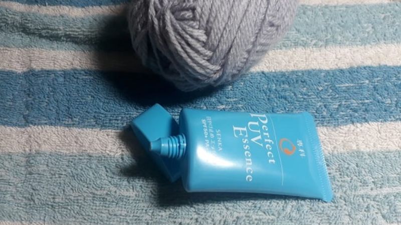 Tinh chất chống nắng Senka Perfect UV Essence