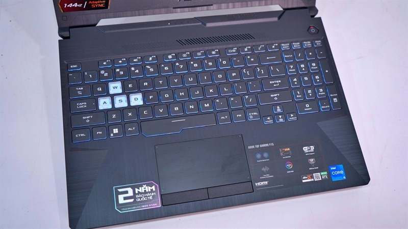 ASUS TUF Gaming FX506HC được trang bị bàn phím full size rộng rãi