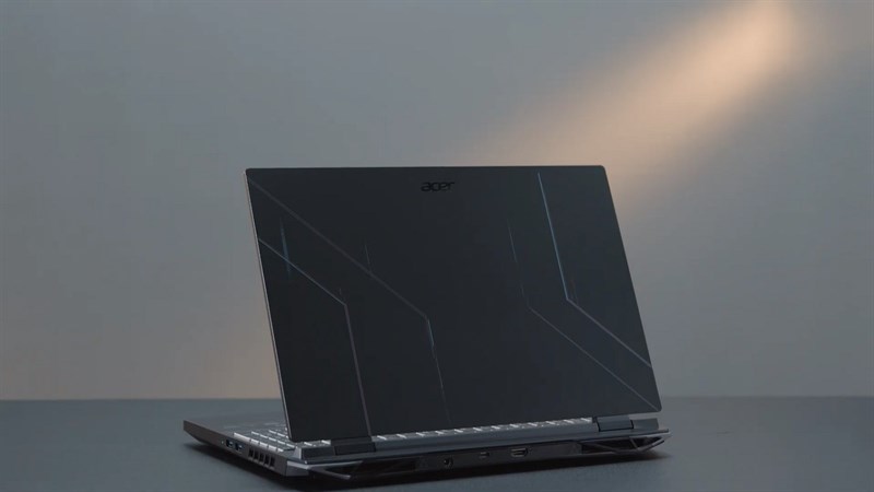 Acer Nitro 5: Với Acer Nitro 5, bạn sẽ không bao giờ phải bận tâm về hiệu suất khi chơi game hay sử dụng các ứng dụng công nghệ mạnh. Cấu hình siêu khủng của Nitro 5 cùng màn hình full HD và âm thanh sống động sẽ cho phép bạn thể hiện hết khả năng của mình. Hãy xem những hình ảnh về Nitro 5 để cảm nhận rõ hơn về sức mạnh của chiếc laptop này.