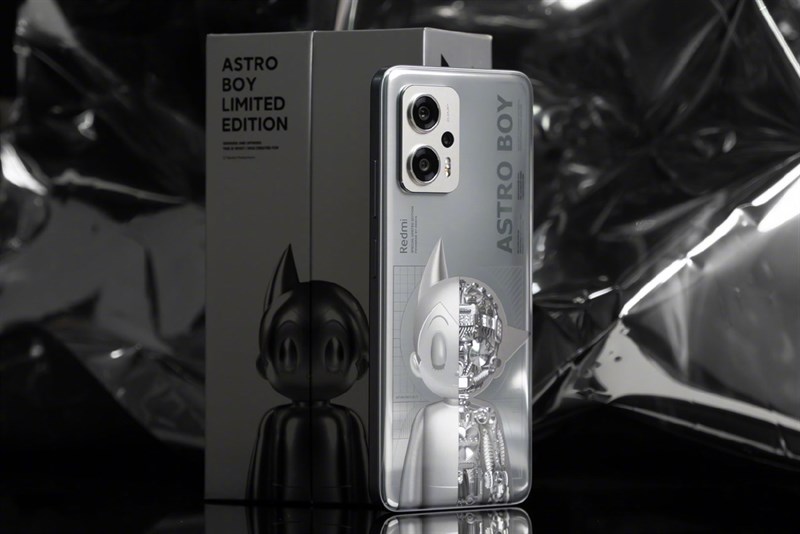 Trên tay Redmi Note 11T Pro+ Astro Boy: Thiết kế đậm chất nghệ thuật