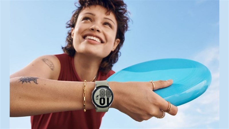 Galaxy Watch 4 vẫn là chiếc đồng hồ cực kỳ đáng mua ở thời điểm hiện tại. Nguồn: Samsung. 