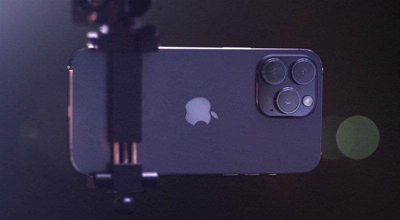 Mới nhất iPhone 14 Pro: Màn hình đục lỗ, màu tím đẹp mắt camera 48 MP