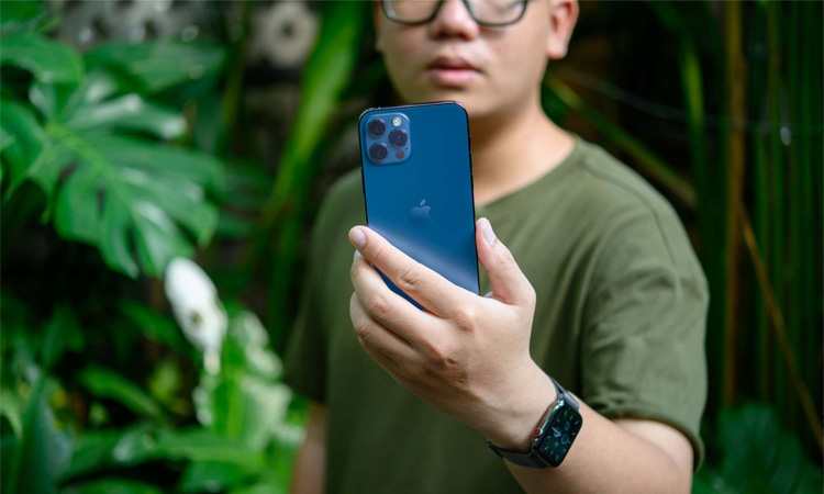 Có nên mua iPhone 12 thời điểm này không?