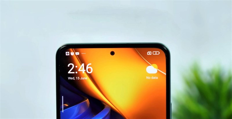 Trên tay POCO F4: Giá chỉ 9.7 triệu, Snapdragon 870, màn hình 120 Hz