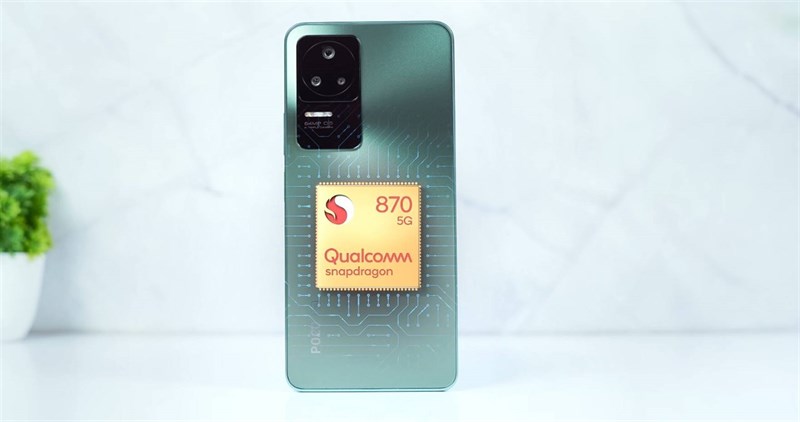Trên tay POCO F4: Giá chỉ 9.7 triệu, Snapdragon 870, màn hình 120 Hz